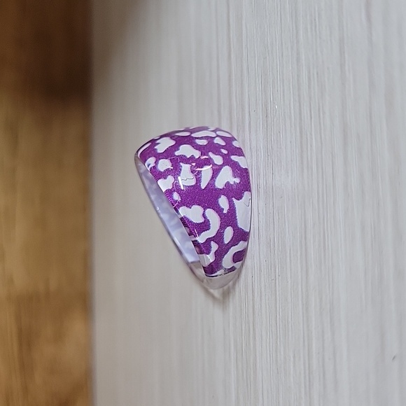 PURPLE ANIMAL PRINT ACRYLIC RING - Picture 4 of 5